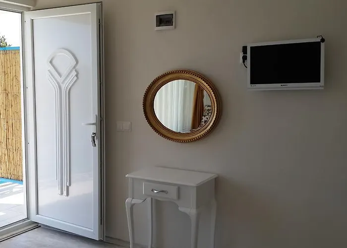 Assos Ayan מלון 2*